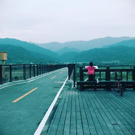 Pu Shi Homestay Yuli Buitenkant foto